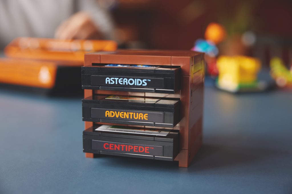 LEGO ICONS 10306 Atari 2600 18 1024x683