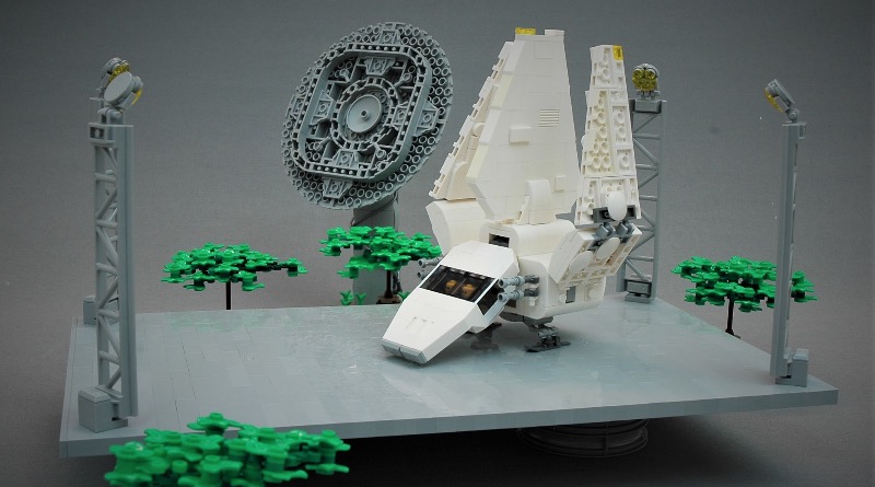 Brick Pic of the Day: Lambda landing