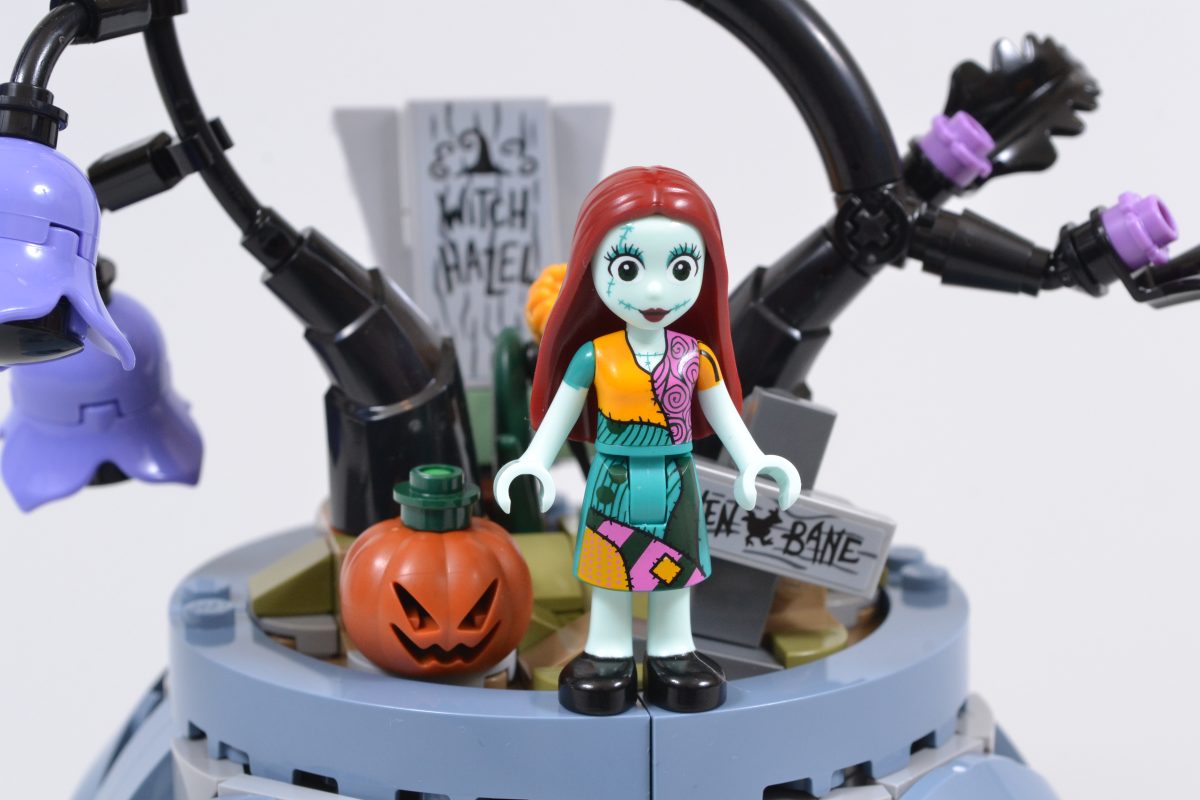 LEGO Disney 43288 Sallys Flowerpot review 15 1200x800