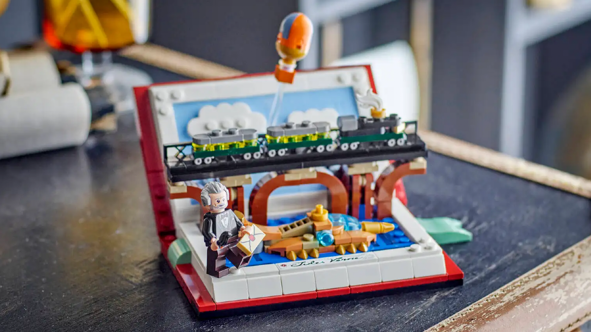 LEGO 40690 Tribute to Jules Verne's Books officially revealed