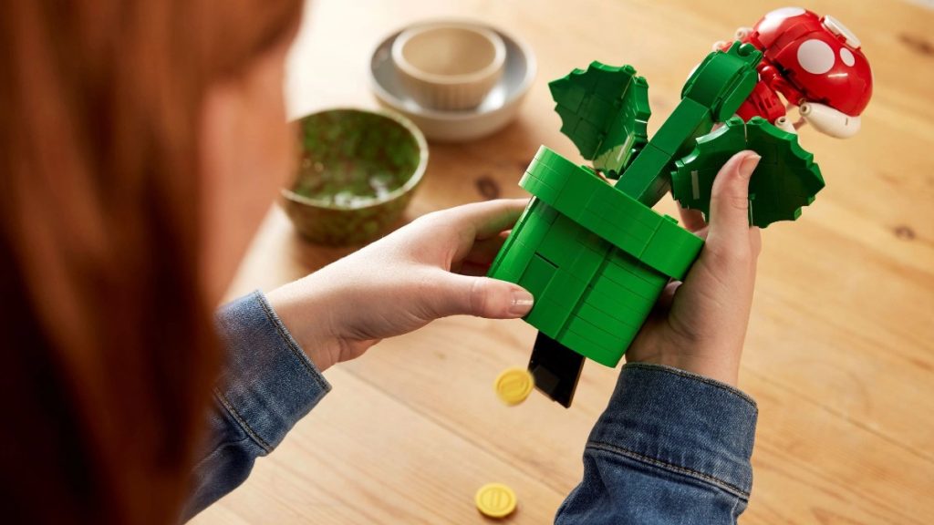 lego super mario 71427 piranha plant lifestyle 4 featured 1024x576