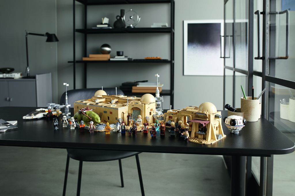 LEGO Star Wars 75290 Mos Eisley Cantina 17