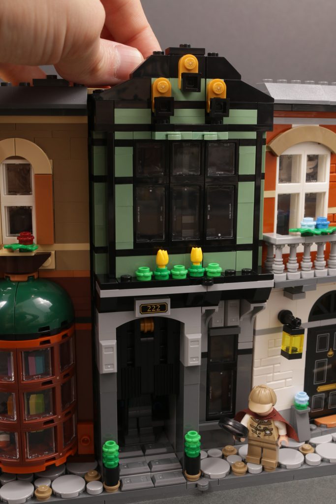 LEGO Icons 10351 Sherlock Holmes Book Nook review 24 683x1024