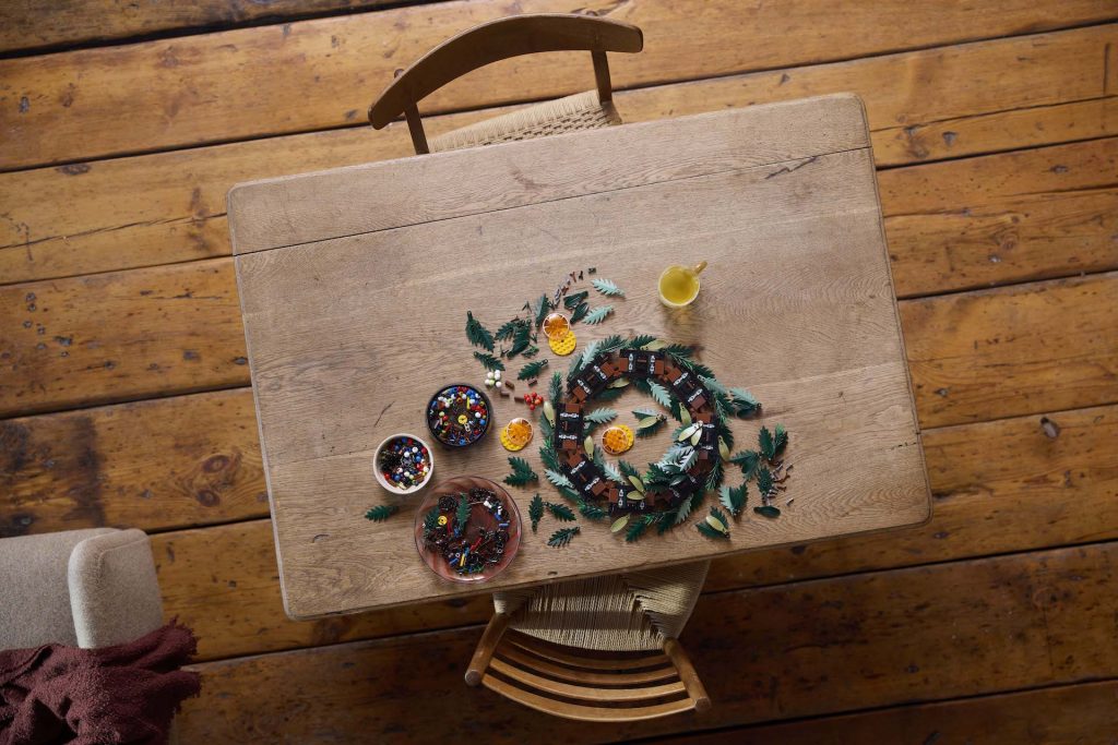LEGO Icons Botanical Collection 10340 Wreath 4 1024x683