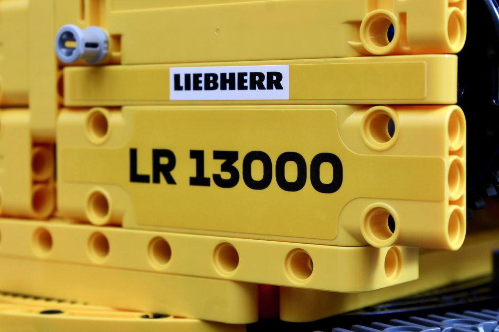 LEGO Technic 42146 Liebherr Crawler Crane LR 13000 review 15 1024x683