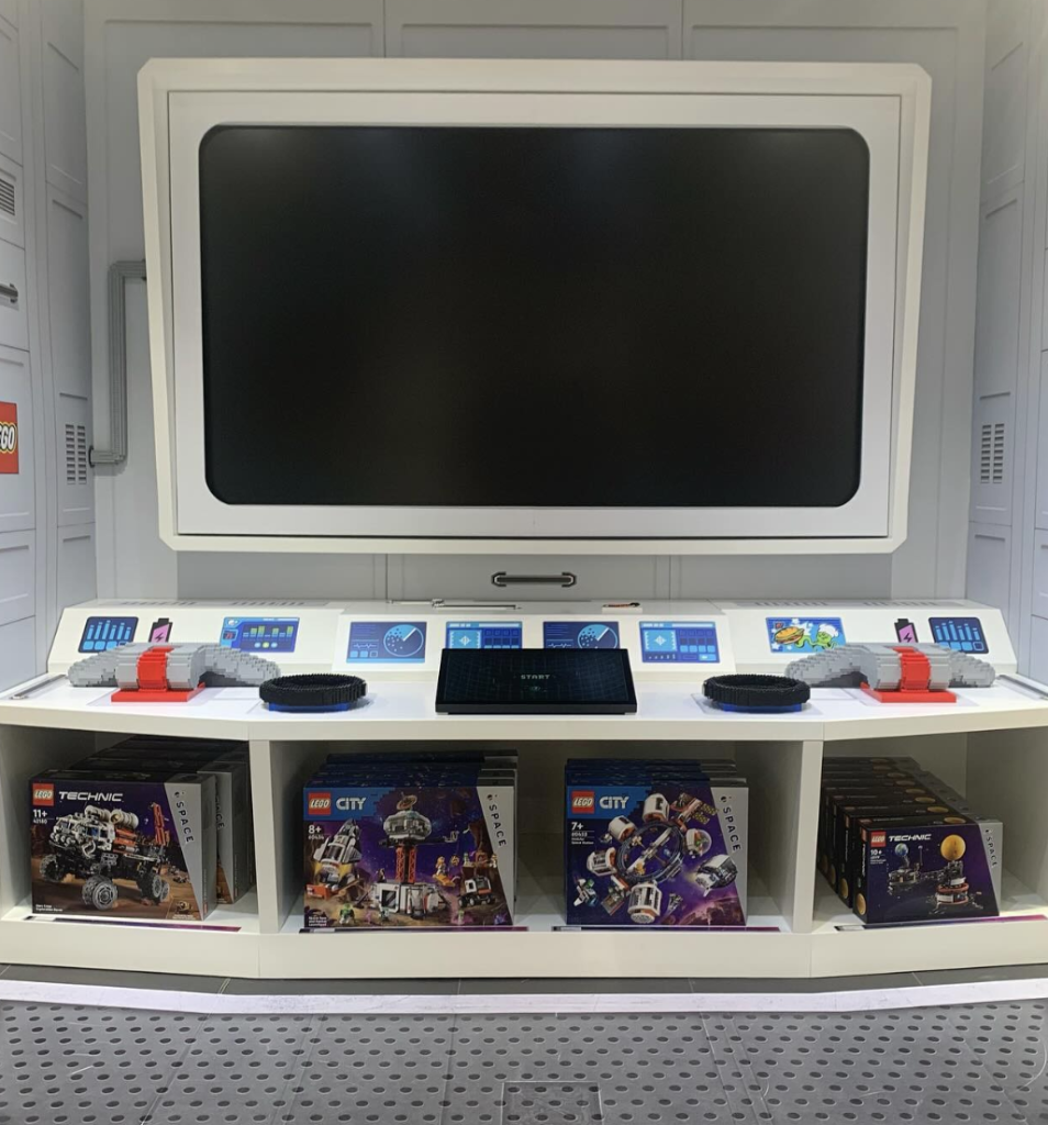 RobinHallBuilds LEGO Store Leicester Square Space 3 954x1024