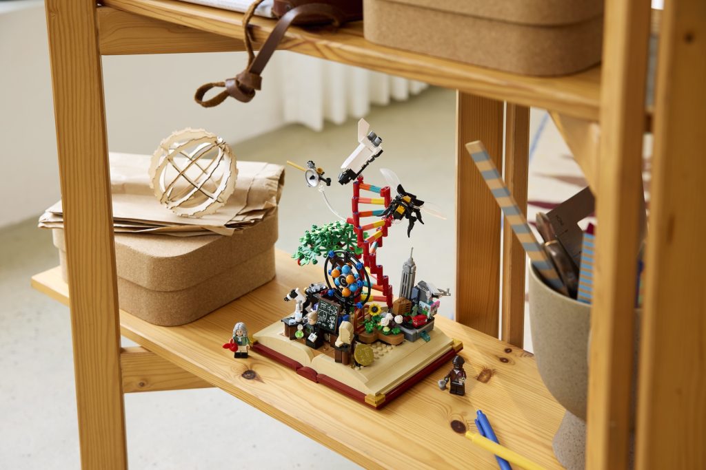 LEGO Ideas 21355 The Evolution of STEM 4 1024x683