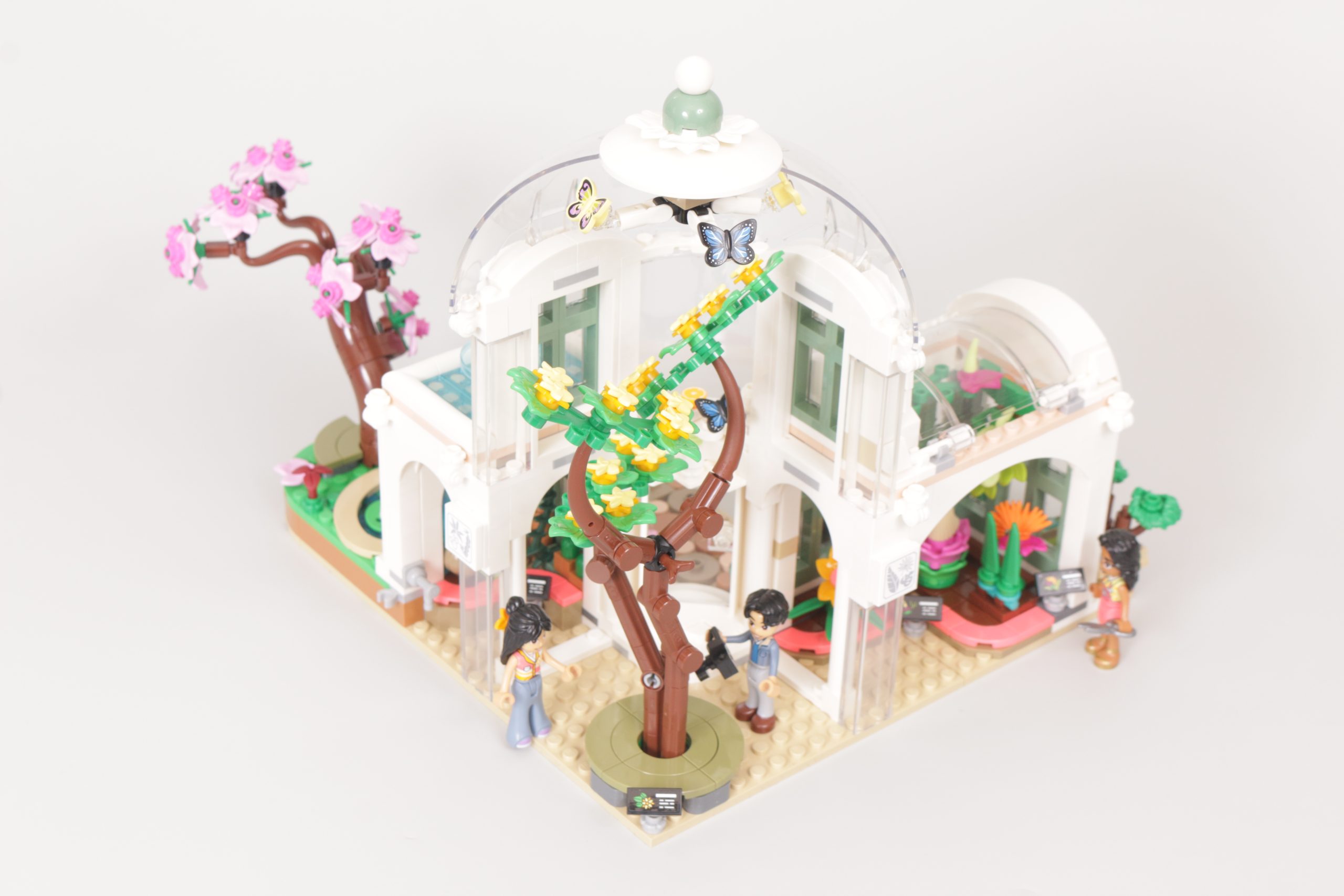 LEGO Friends 41757 Botanical Garden review 17 scaled