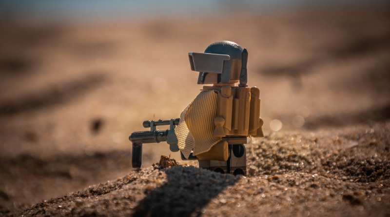 Brick Pic of the Day: Mandalorian Hunter