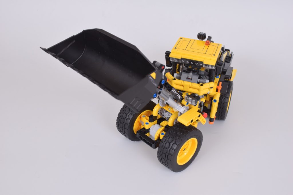 LEGO Technic 42209 Volvo L120 Electric Wheel Loader review 17 1024x683