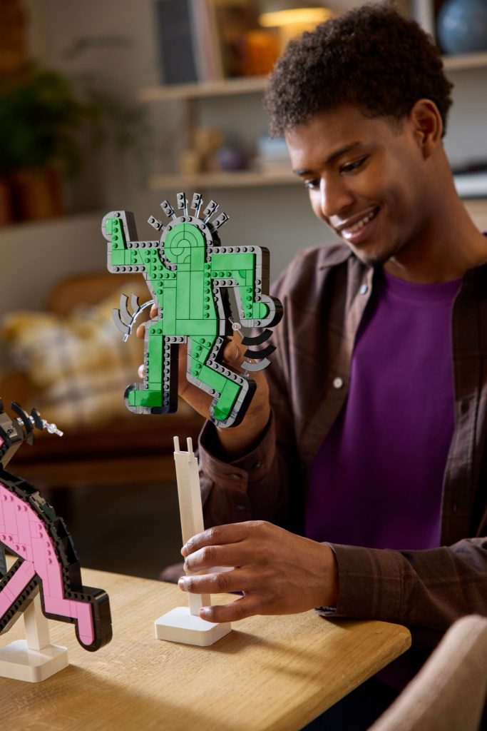 LEGO Art 31216 Keith Haring Dancing Figures 14 683x1024