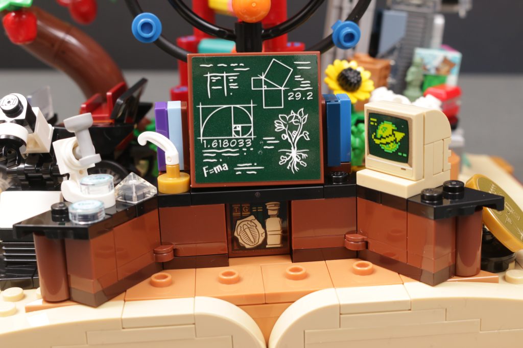 LEGO Ideas 21355 The Evolution of STEM review 15 1024x683