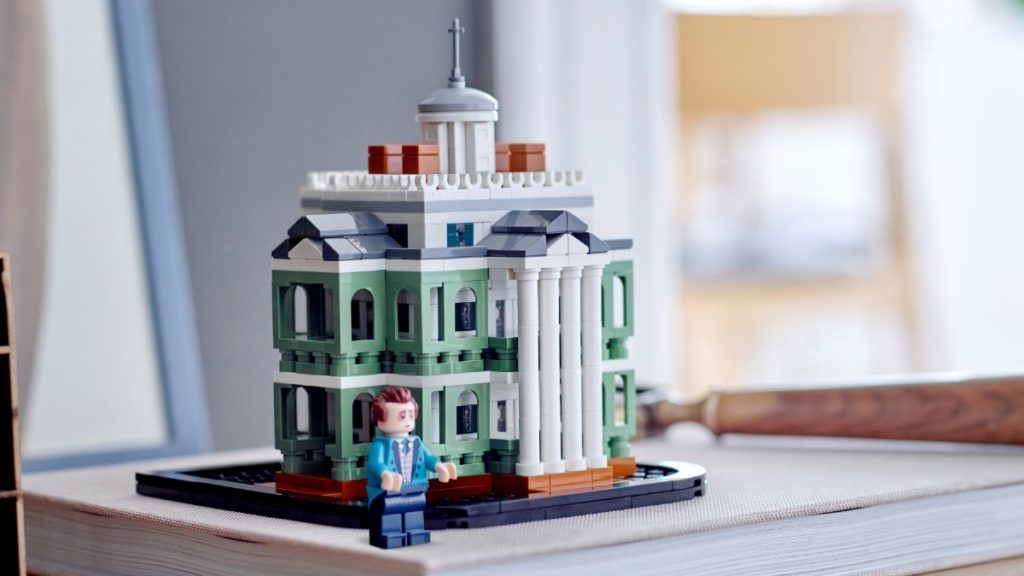 LEGO Disney 40521 Mini Disney The Haunted Mansion featured 1024x576