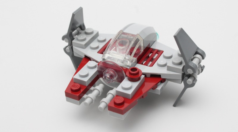 Closer look at LEGO Star Wars Obi-Wan's Jedi Interceptor free gift