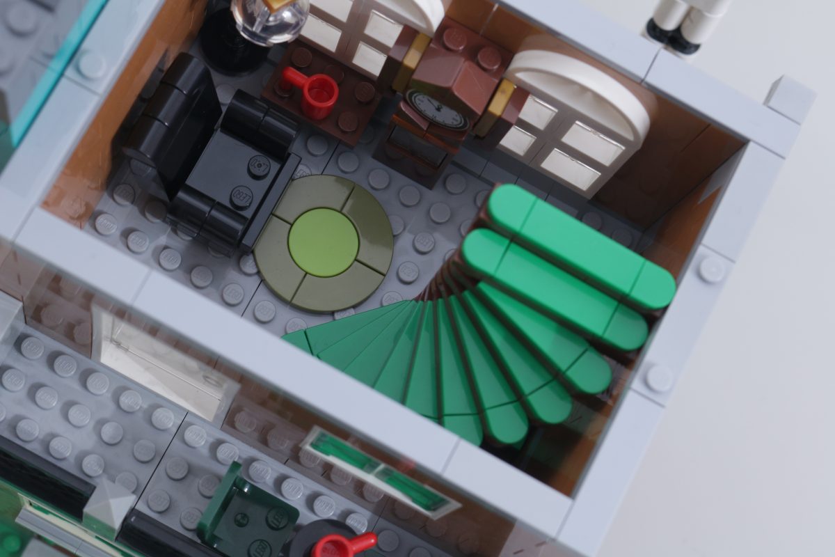 LEGO Icons 10350 Tudor Corner second review plus comparison with 10251 Brick Bank and 10270 Bookshop 43 1200x800