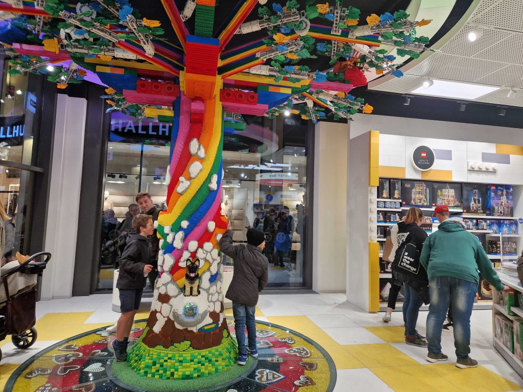 LEGO Store Munich Int 1024x768