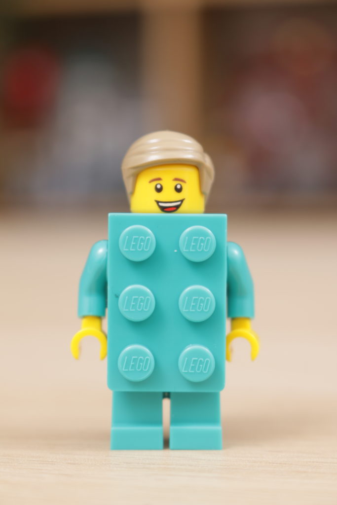 Build A Minifigure Tower 8