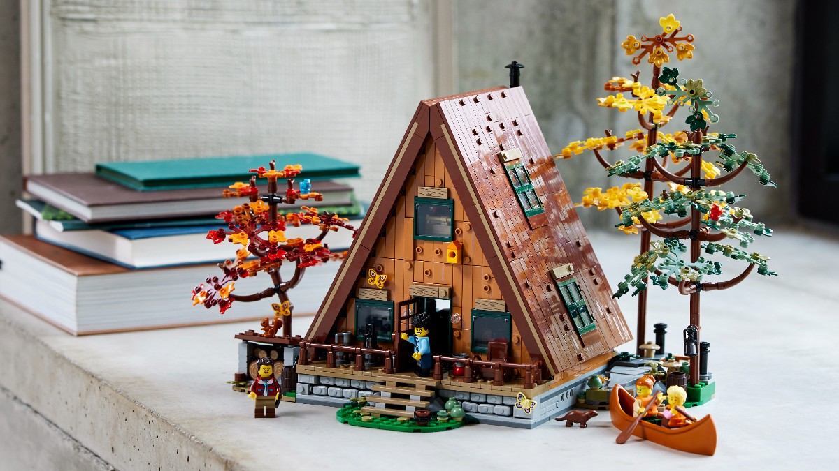 Toilet paper or towel? LEGO Ideas 21338 A-Frame Cabin designer reveals all