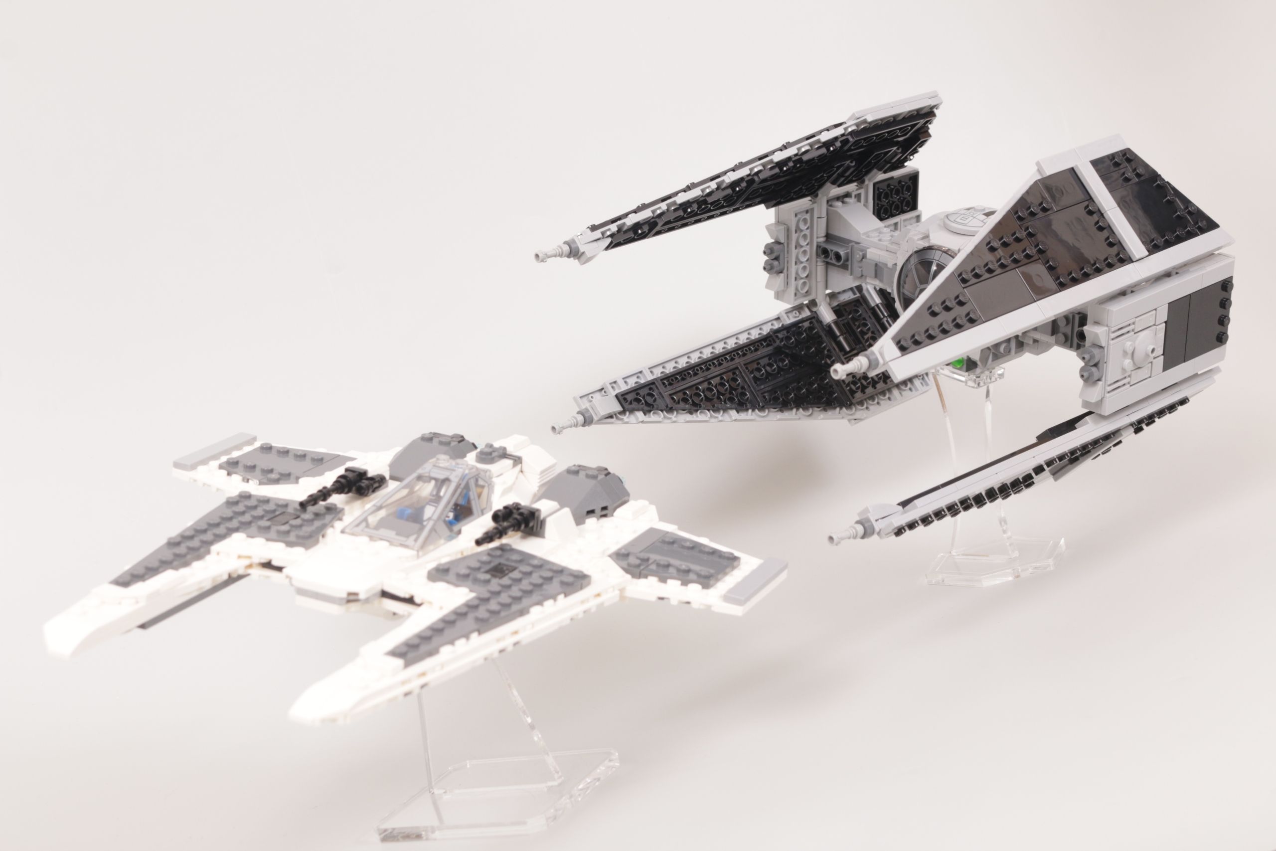 LEGO Star Wars 75348 Mandalorian Fang Fighter vs. TIE Interceptor review 5 scaled