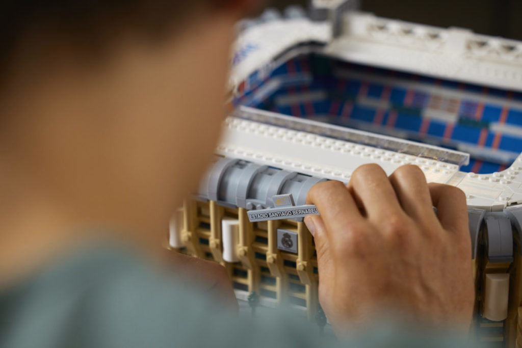 LEGO Creator Expert 10299 Santiago Bernabeu – Real Madrid stadium image 09 1024x683