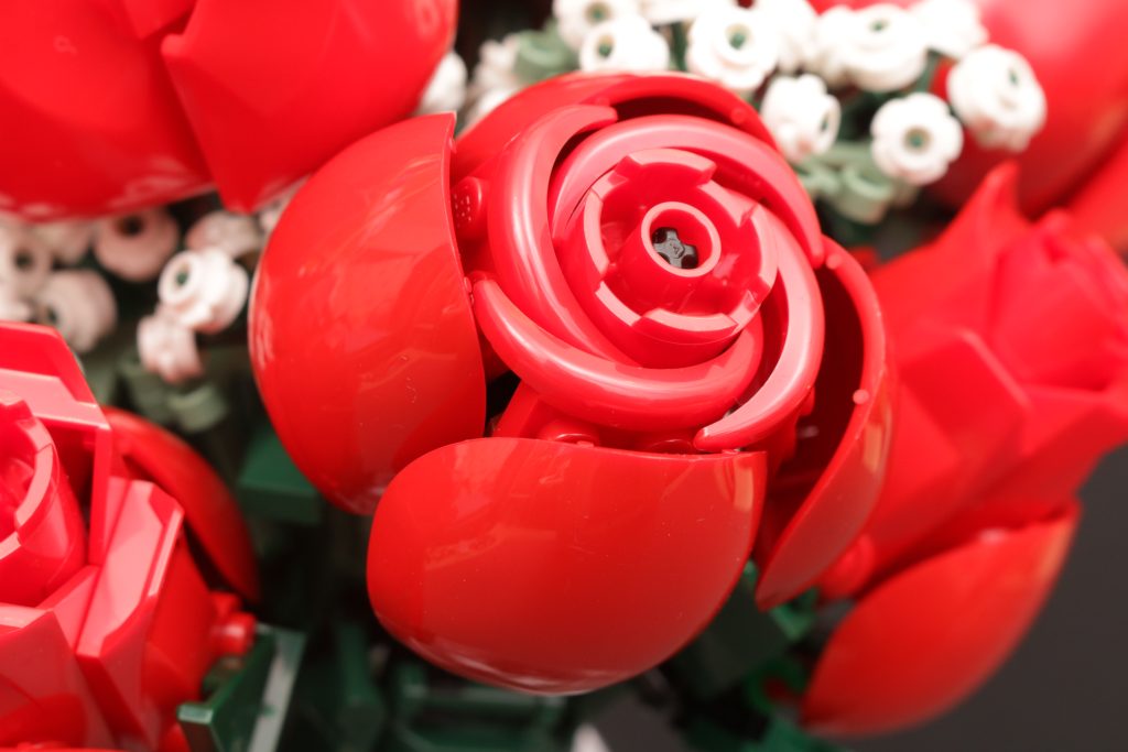 LEGO Botanical Collection 10328 Bouquet of Roses review 5 1024x683