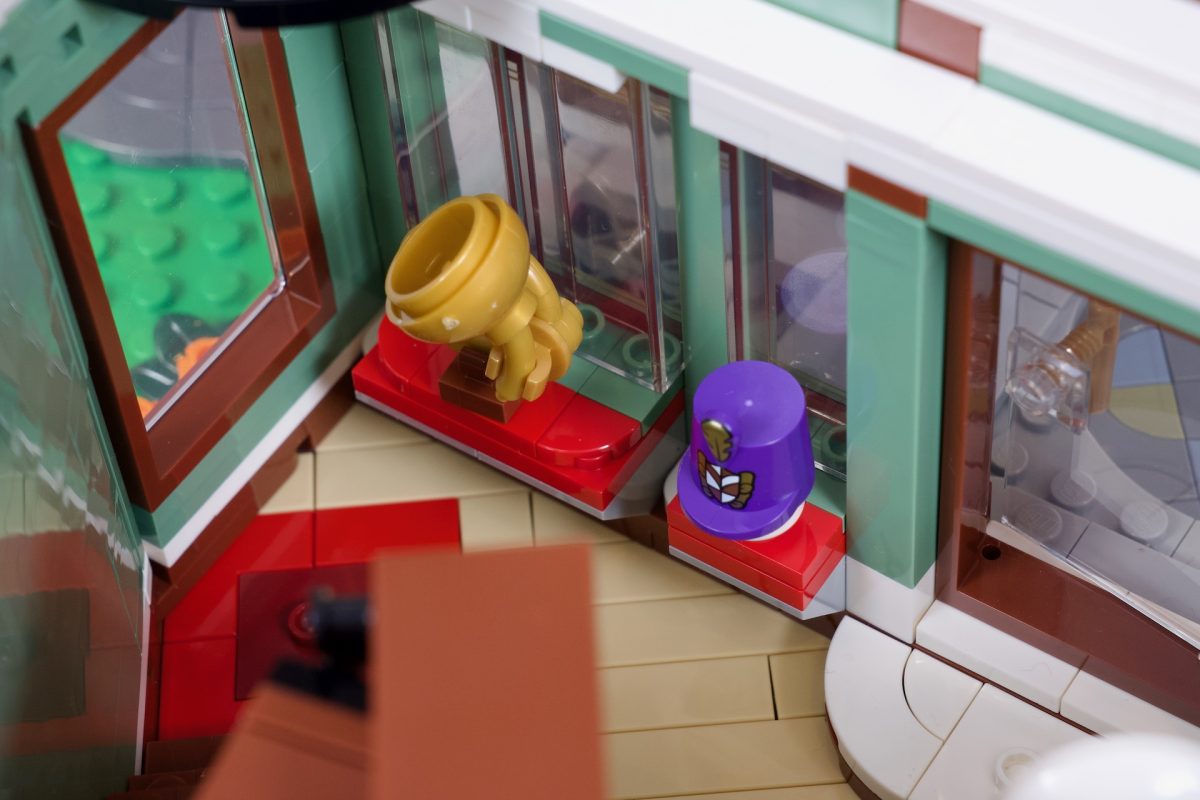 LEGO Icons 11371 Shopping Street review 45 1200x800