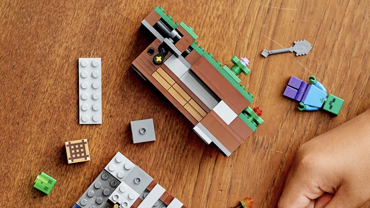 This LEGO build is an actual working Minecraft Zombie spawner