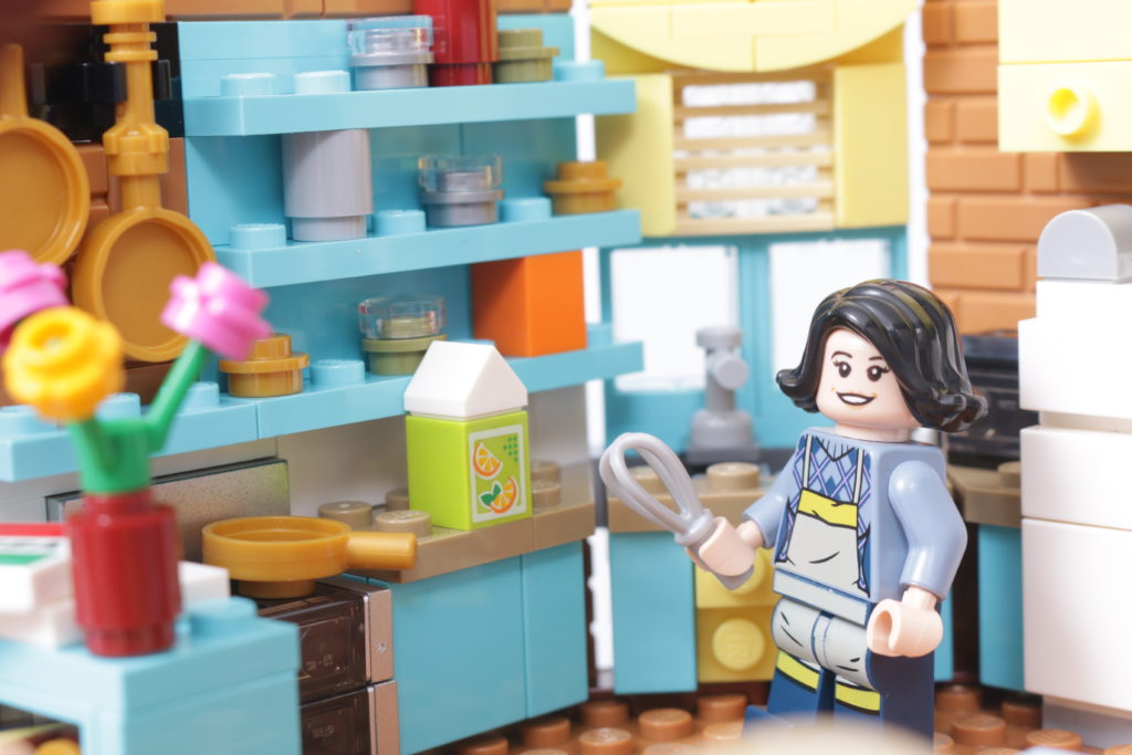 LEGO Creator Expert 10292 Friends Apartments review 49