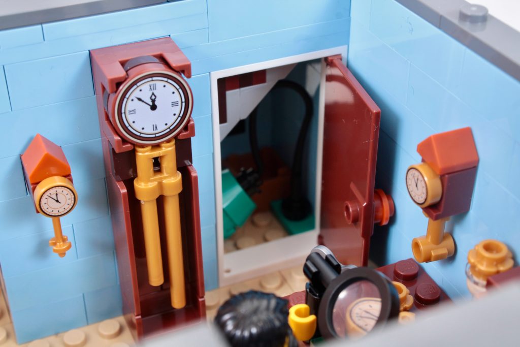 LEGO Icons 10350 Tudor Corner review 38 1024x683