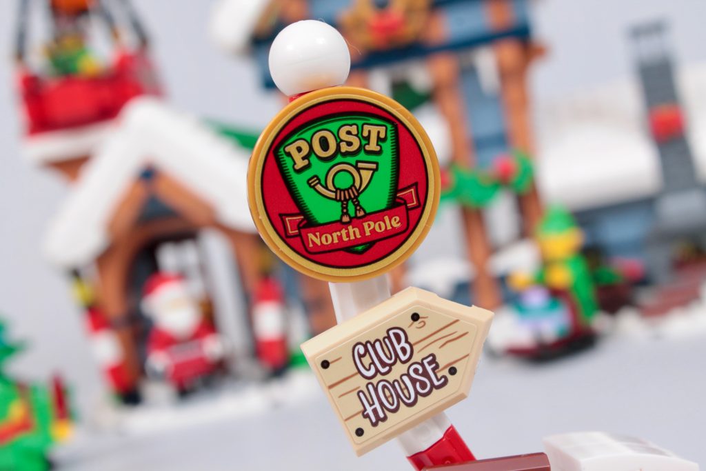 LEGO Winter Village 10339 Santas Post Office review 24 1024x683