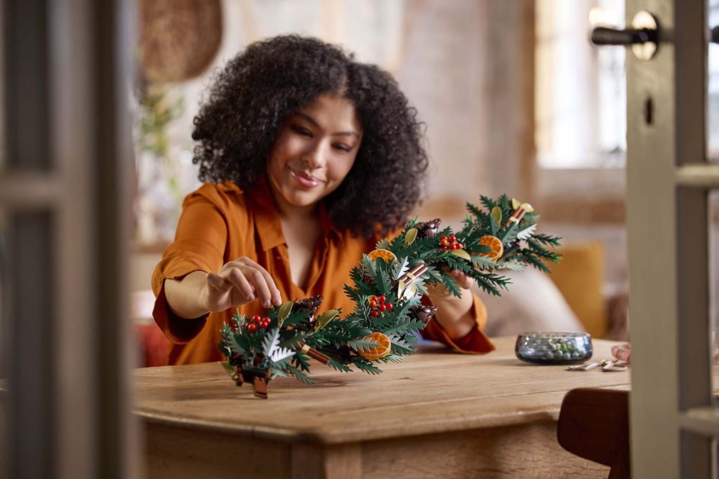 LEGO Icons Botanical Collection 10340 Wreath 13 1024x683