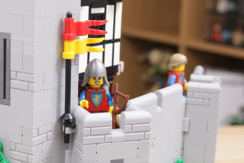 LEGO ICONS 10305 Lion Knights Castle review 54 1024x683