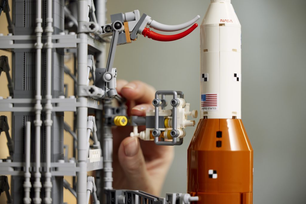 LEGO Icons 10341 NASA Artemis Space Launch System 21 1024x683