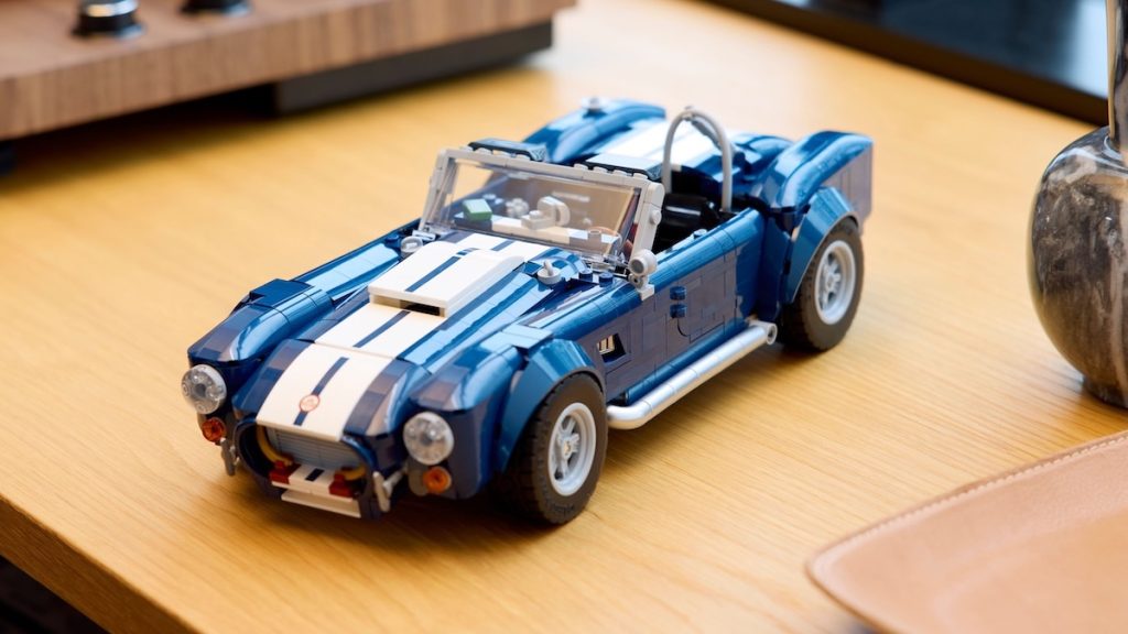 LEGO Icons 10357 Shelby Cobra 427 S C featured 1024x576