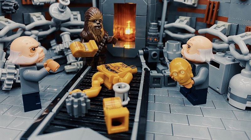 Brick Pic of the Day: Dismantled droid