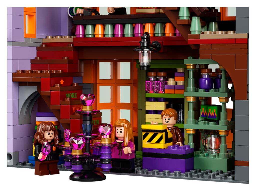 LEGO Harry Potter 75978 Diagon Alley 44