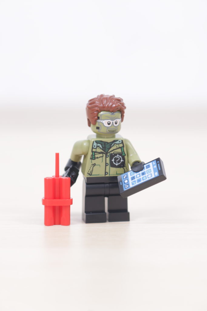 LEGO Batman 76183 Batcave The Riddler Face off review 30