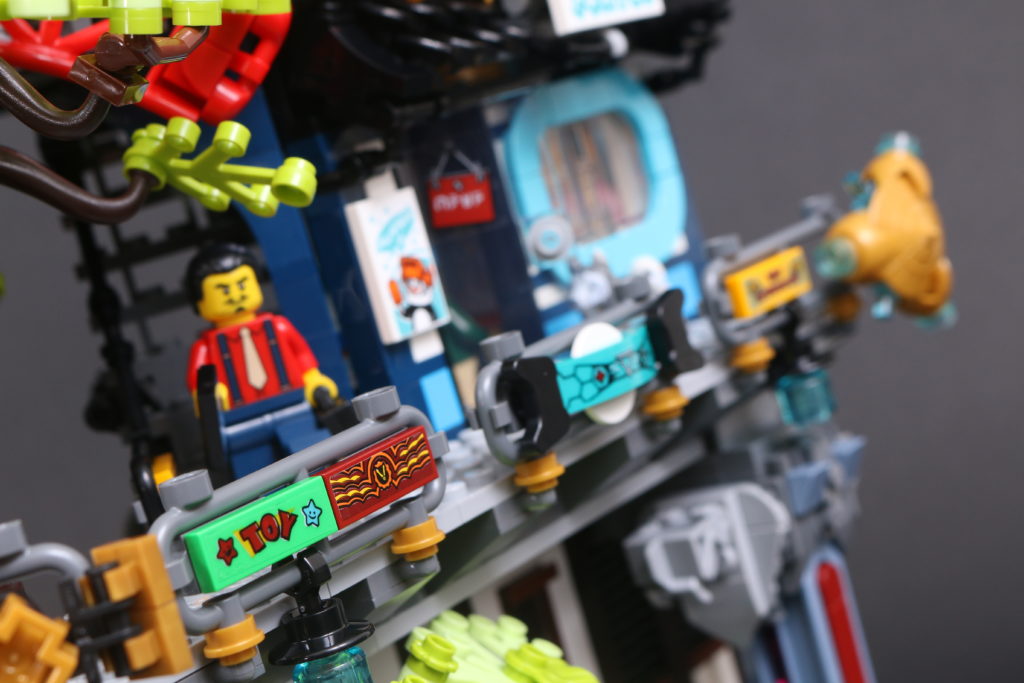 LEGO NINJAGO 71741 NINJAGO City Gardens review 40
