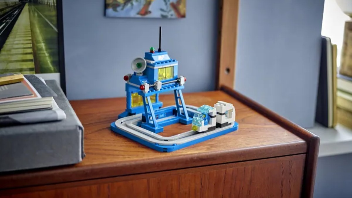 New LEGO Ideas 40786 Micro Command Center release timing confirmed