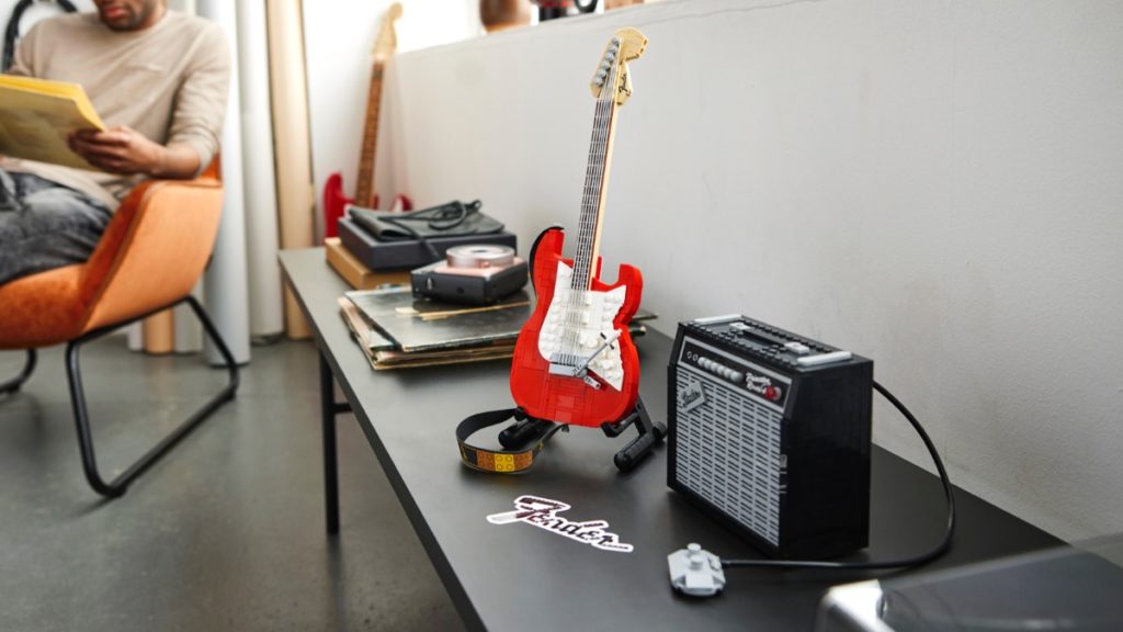 LEGO Ideas 21329 Fender Stratocaster featured 2 1024x576