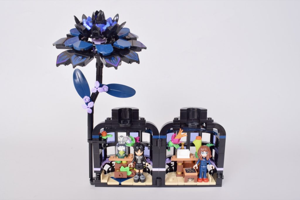 LEGO Wednesday 76784 Black Dahlia Flower review 6 1024x683