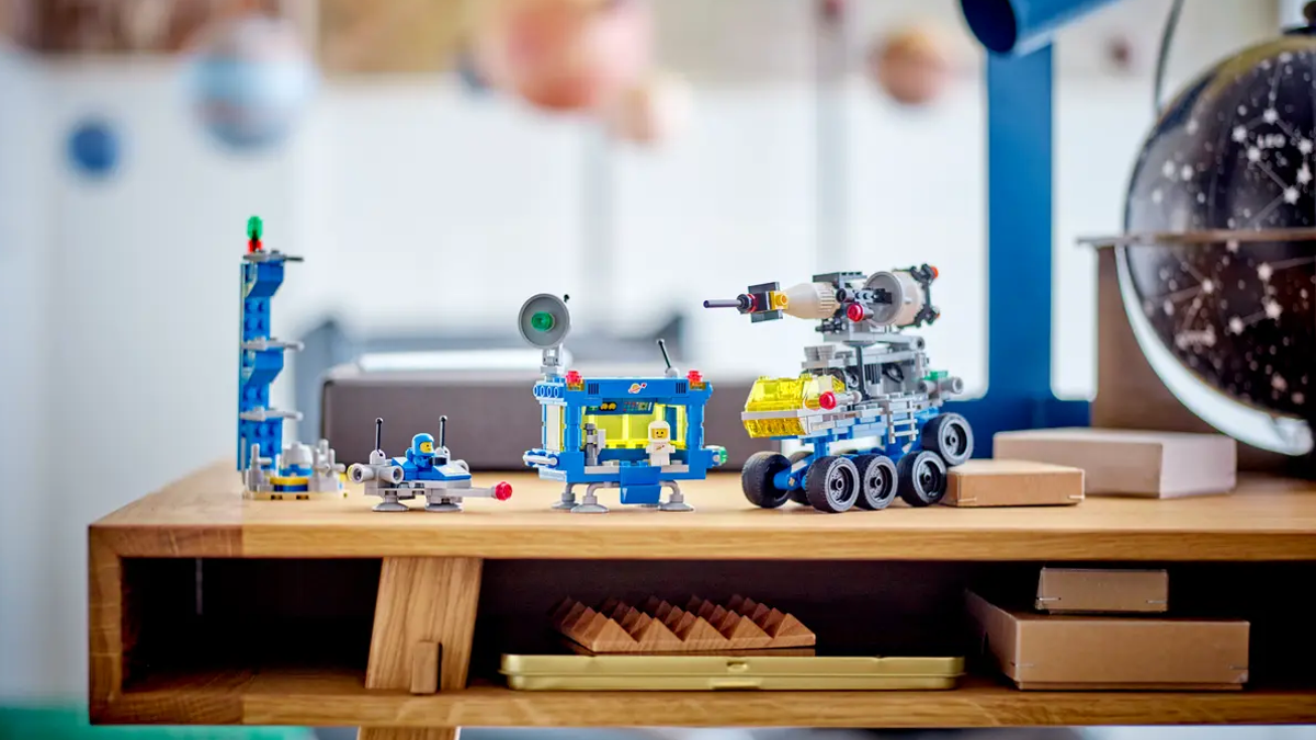 LEGO 40712 Micro Rocket Launchpad is already commanding high prices on the aftermarket