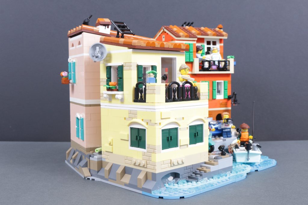 LEGO Ideas 21359 Italian Riviera review 12 1024x683