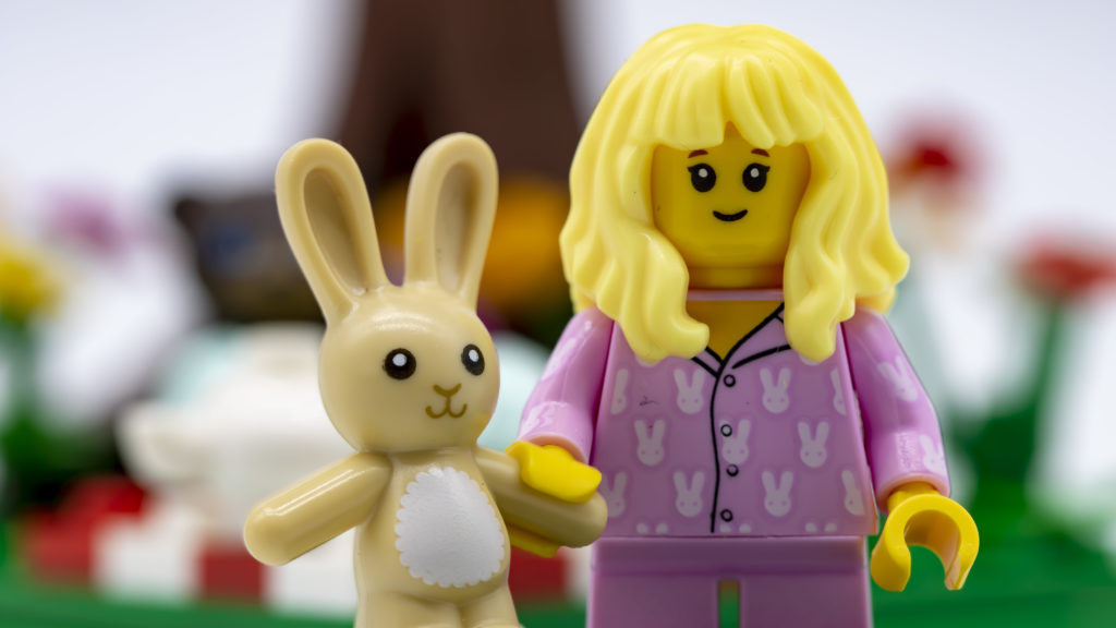 LEGO Collectible Minifigures Series 20 vignettes: Pyjama Girl