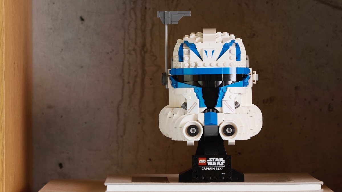 Captain Rex gives us the most unique LEGO Star Wars helmet yet