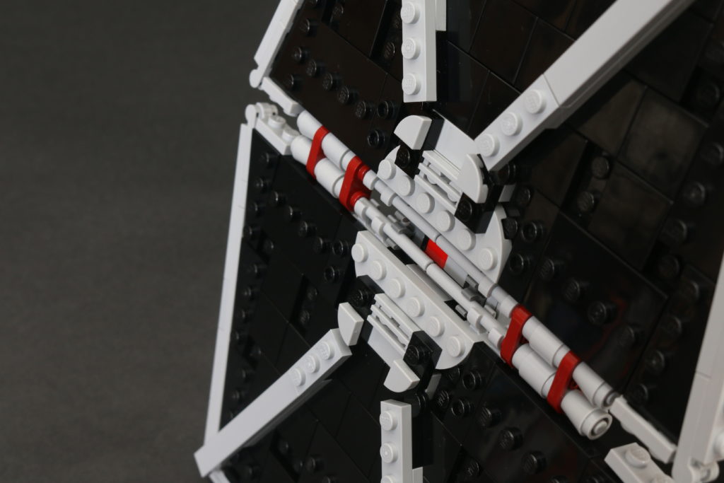 Build a LEGO Mandalorian Outland folding TIE Fighter 22