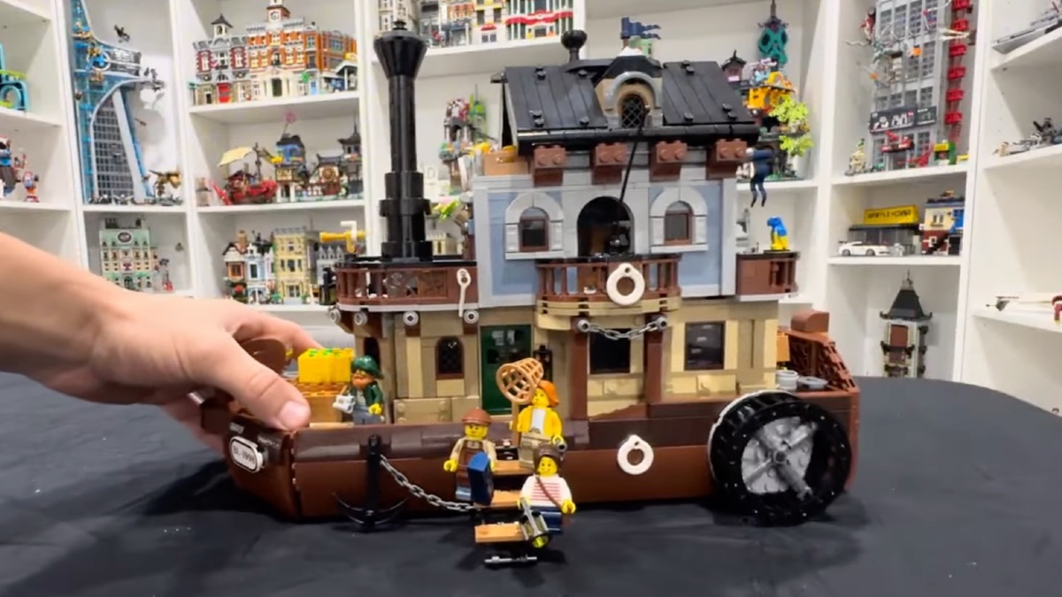 First look at LEGO BrickLink Designer Program Series 4’s Merchant Boat in hand