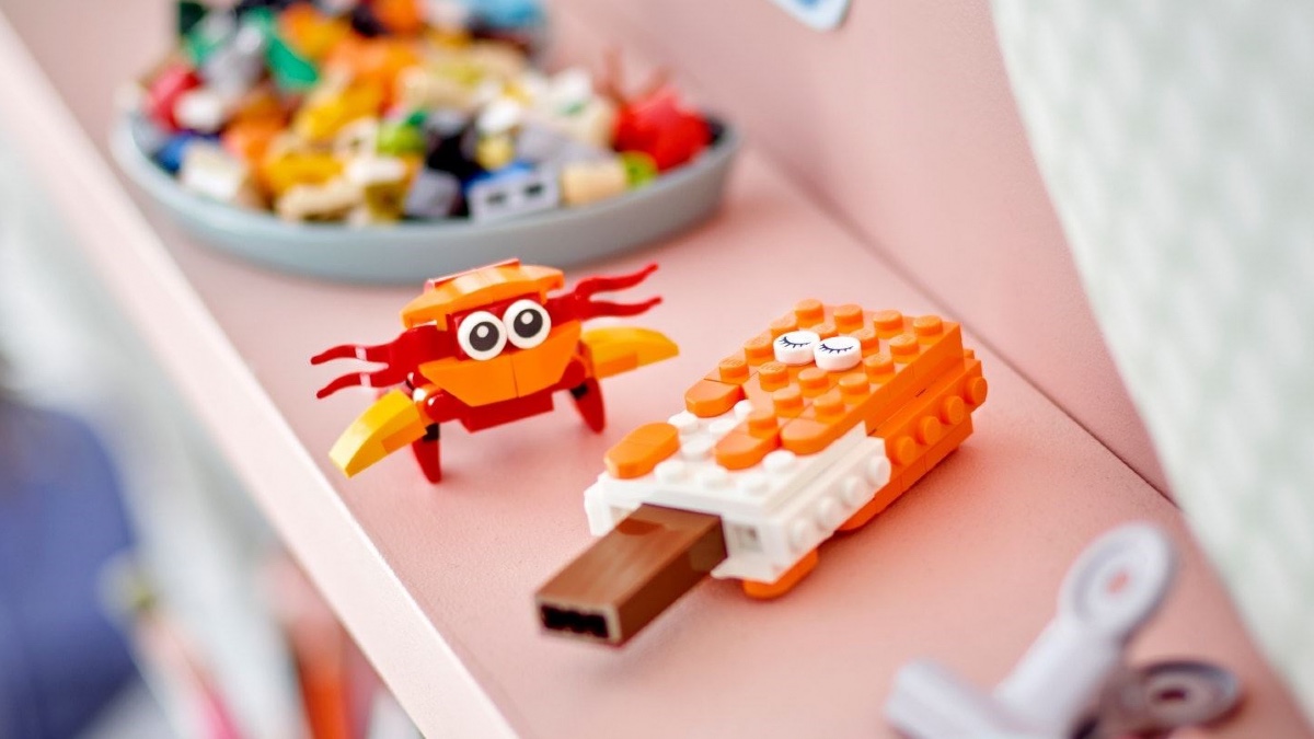 Three LEGO free gifts available now, including 12-in-1 set