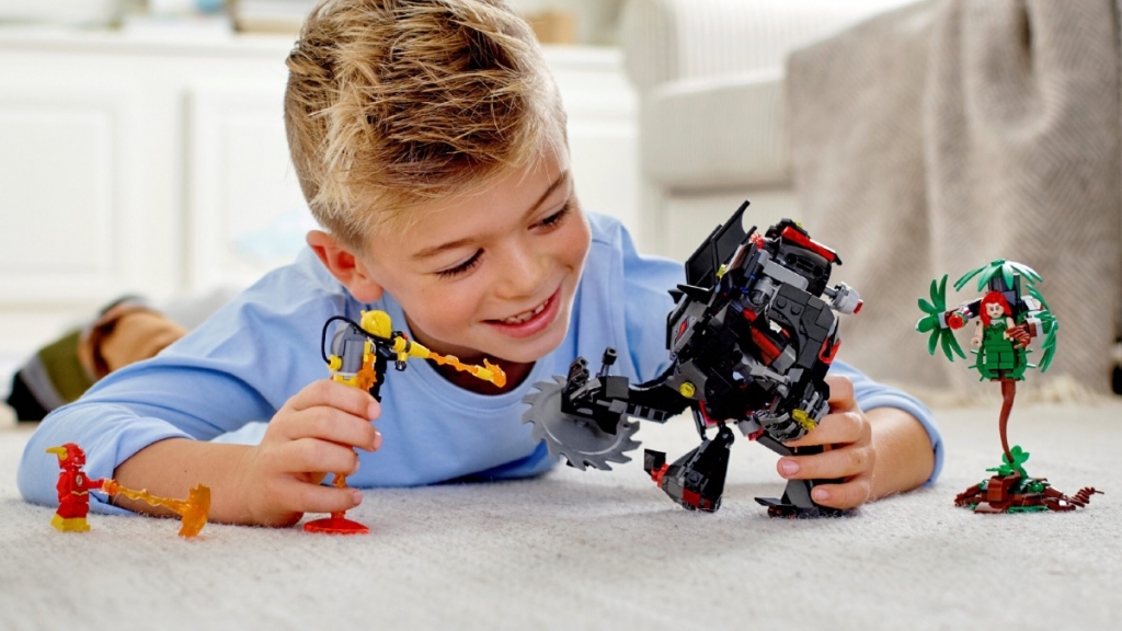 LEGO Batman 76117 Batman Mech vs. Poison Ivy Mech lifestyle featured 1024x576