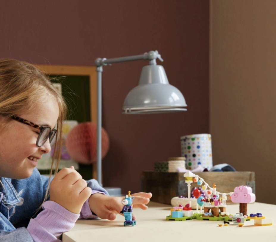 LEGO Animal Crossing 77046 Julians Birthday Party Lifestyle 2